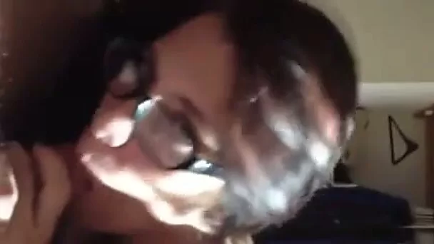 Sex-starving girlfriend gives fantastic blowjob in amateur video
