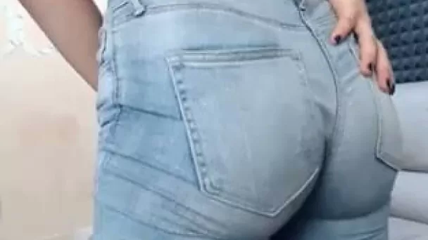 Sexy GF flaunts her big juicy booty in her new tight jeans