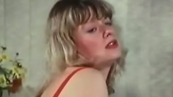 Wicked and lean white blonde chick finally sucks dick