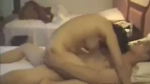 Petite Asian girlfriend rides me on top on homemade sex vid