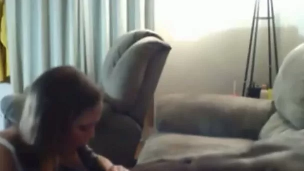 Caucasian girl deepthroating massive big dick in amateur interracial clip