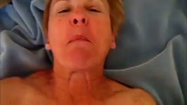Short auburn haired wrinkled housewife was blowing strong fat cock
