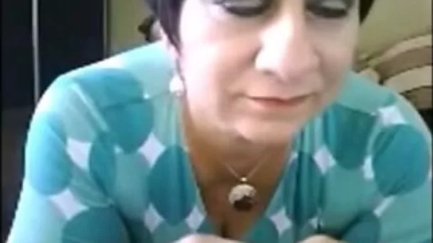 Mature granny showing me her butt in tiny thongs