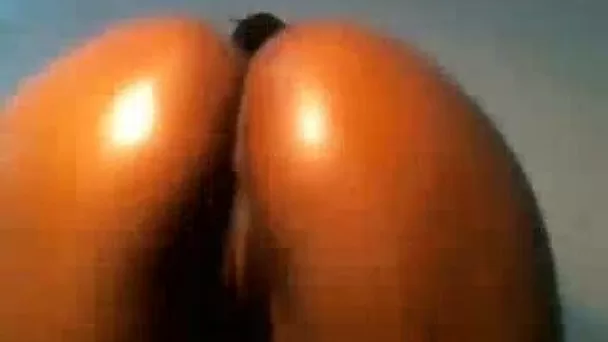 Lewd amateur Latina nympho exposed me her oiled big bubble ass