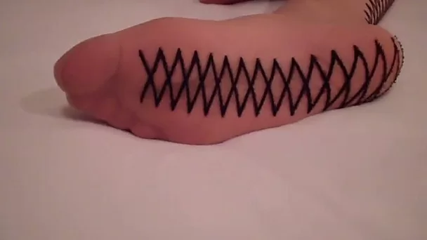 My jaw dropped when I got awesome footjob from a perfect ginger babe