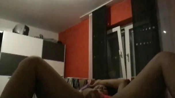 Lusty dark skinned cam whore with big rack went solo to fuck her own slit