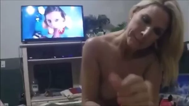 Auburn buxom enough and too horny wife of my buddy gives him handjob