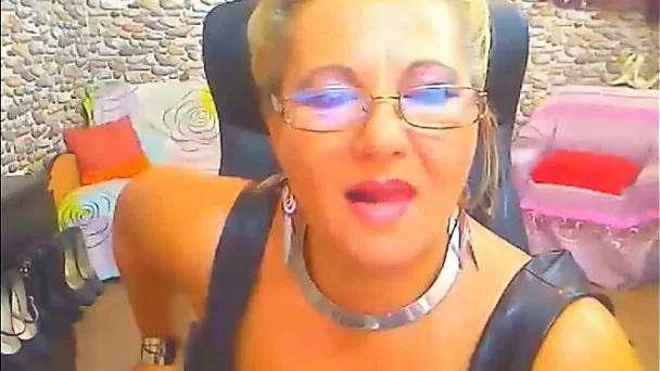 Lusty big breasted MILF in sexy tight dress and high boots flashed her ass