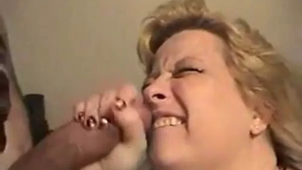 Thirsty for cum mature slut swallows big load in homemade video