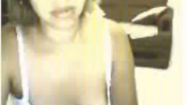 Curvy housewife from Russia drilled her dirty cooch with dildo on webcam