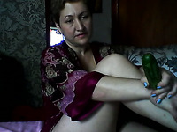 All natural mature Ukrainian housewife exposed her butt on webcam