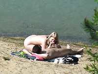Amateur couple did not give a fuck and enjoyed outdoor sex on the beach