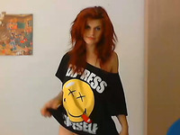 Redhead marvelous babe shows off her big natural boobs on webcam