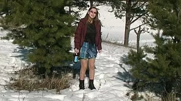Amateur redhead busty chick in the forest flashes and pisses
