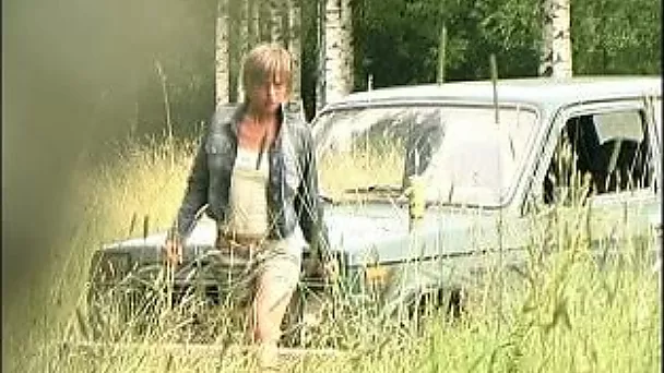 Seeing her pee outdoors is exciting and this chick is one attractive babe