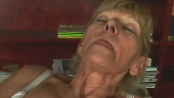 This granny likes it deeper only when she is on top