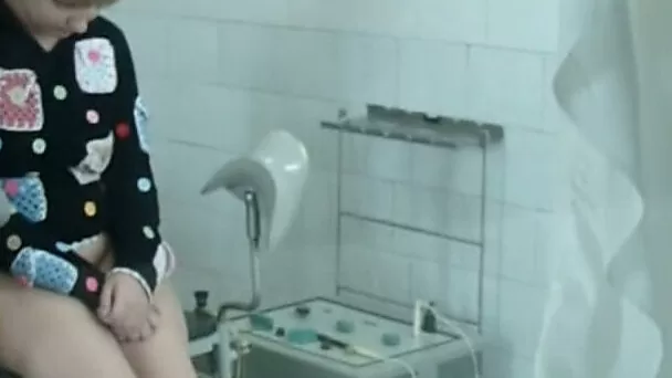 White mature lady gets her pussy checked up by a woman gino
