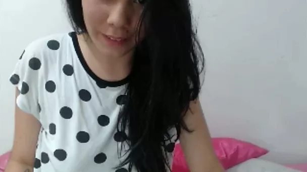Long haired Colombian webcam cutie and her nice but too shy solo