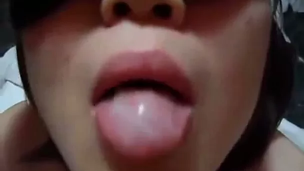 Blindfolded Asian girlfriend feels hungry for a jizz load
