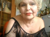 Age isn't stopping this nasty granny from rubbing her old pussy on webcam