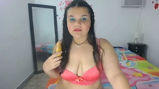 This BBW cam slut is the real MVP and she loves fingering her wet pussy