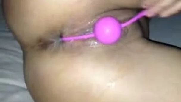 Amateur babe uses cute anal bead to please her pussy and anus nonstop