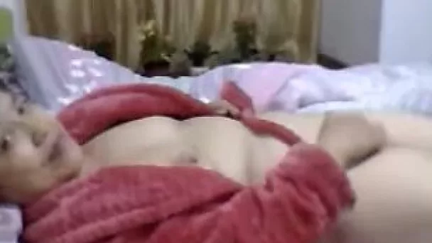 I'd love to work on this BBW's pussy and tits in the bedroom