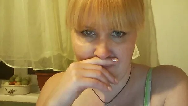 This mature webcam model is a good reason to stay at home