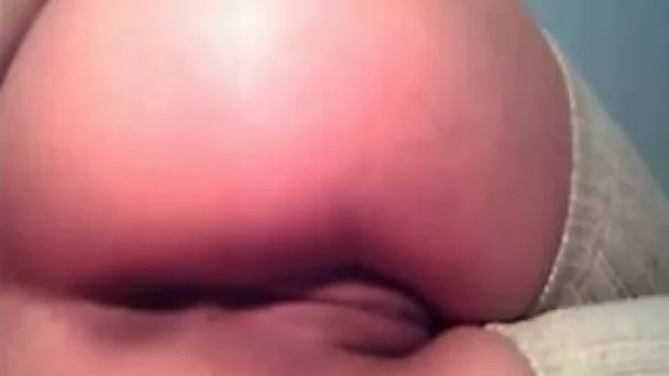 The sweetest asshole and shaved pussy on the webcam