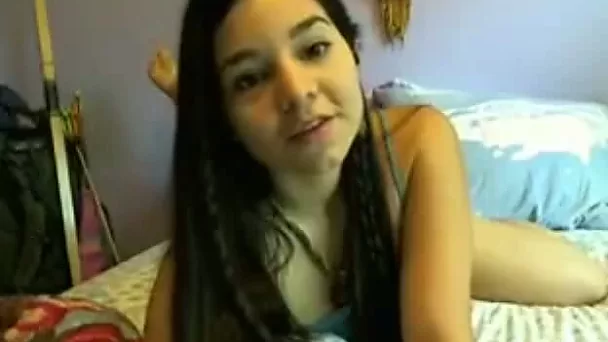 This extremely cute webcam model  is fun and she certainly loves chatting