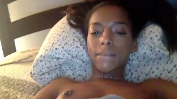 Naturally sexy nympho with perfect flossy bum is such a nice fingerfuck guru