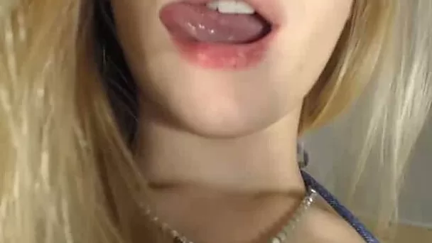 This fine ass blonde is just the horniest tease who loves dancing on cam