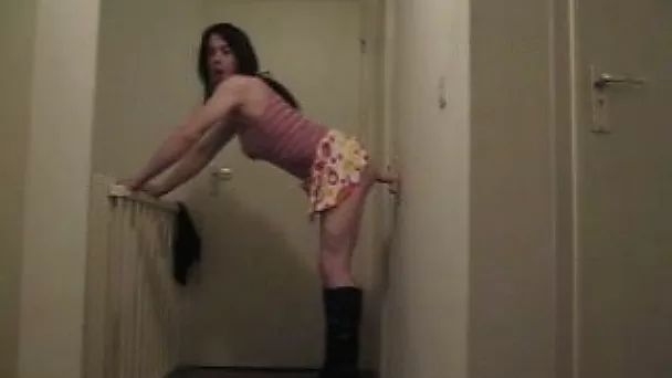 I filmed my girlfriend playing with her favorite sex toy