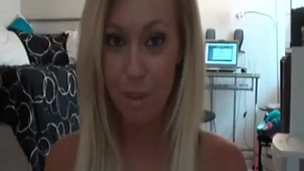 With legs that go on for miles this webcam model really turns me on