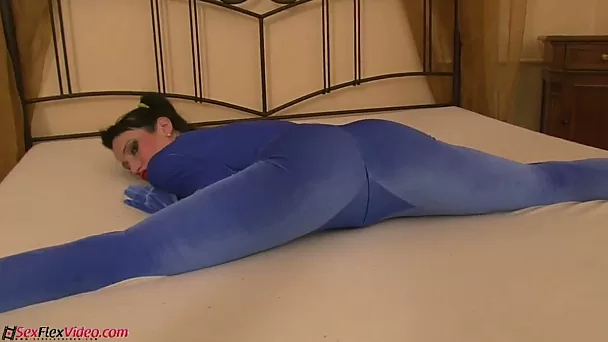 This wild thing is all about doing naughty stuff on camera and she's flexible