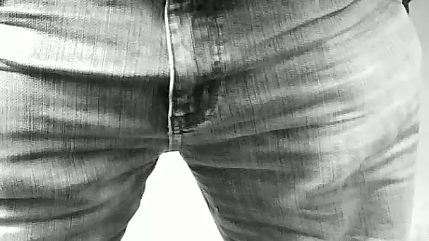 This dude loves to fap but he can't keep an erection