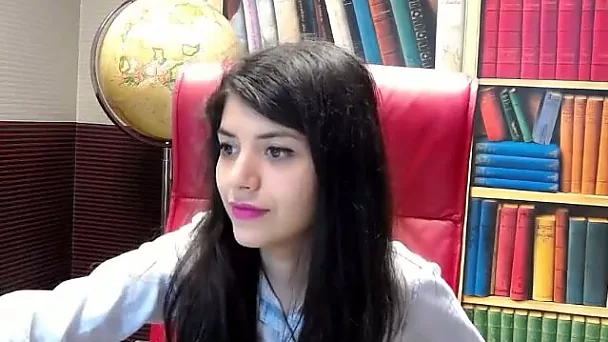 This webcam model is a real teen cutie who loves having a toy in her pussy