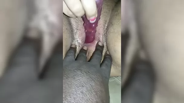 Это то, чего на самом деле хочет моя жена, она хочет, чтобы ее киску ласкали.