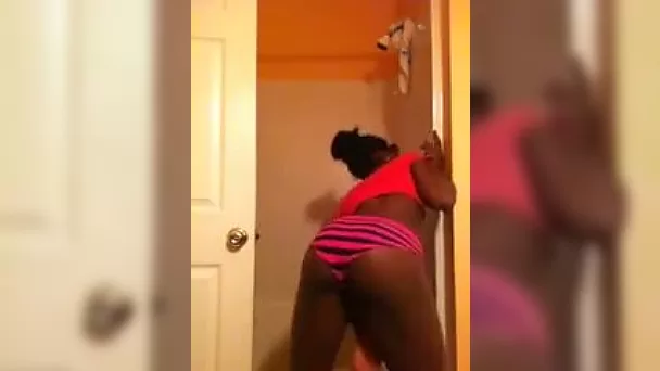 This ebony webcam model has a nice ass you can really sink your dick into