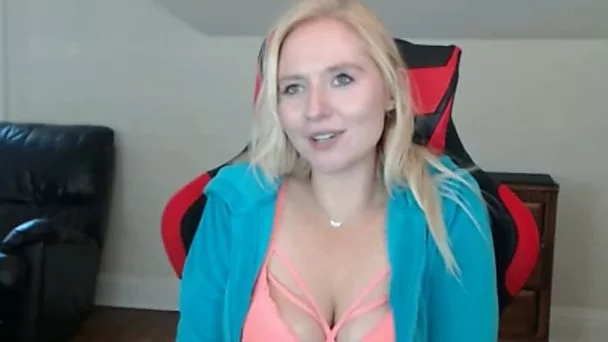 Mature Blonde MILF Cam