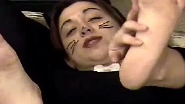 This dirty slut will make you fall in love with women's feet all over again