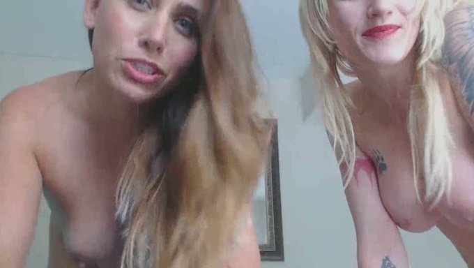 Lesbians Licking Pussy Creampies From Squirting Dildos Video