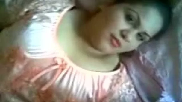 Я жестко трахнул свою здоровенную арабскую жену в миссионерской позе.
