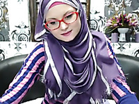 Sometimes good girls can be nasty too and this hot teen in hijab loves camming