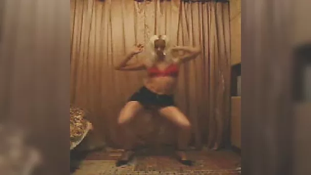 Curvy Russian stripper gives me a private dance