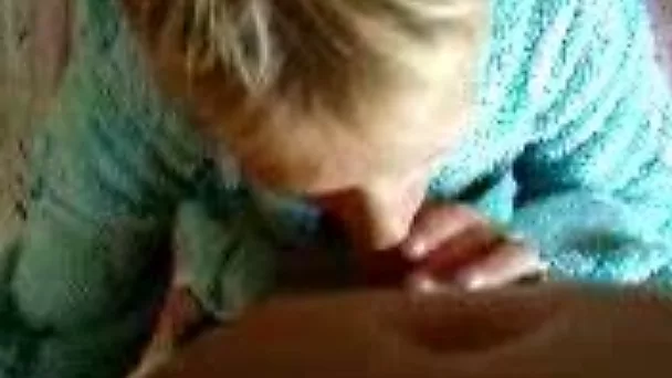 Next door skanky blonde mature chick sucks my prick properly