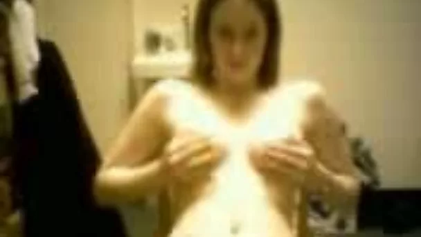 Snow white webcam cutie diddles her hairy cunny at my request