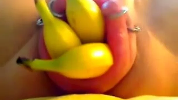 Really extremely amateur banana insertion into pumped up pussy