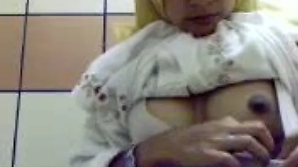 One of my cute brunette muslim girlfriends on home cam vid