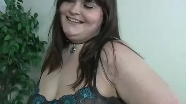 Sexy BBW college slut agreed to suck my fat cock for cash